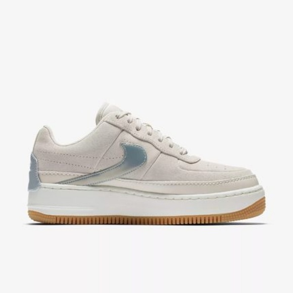 WOMEN'S NIKE AIR FORCE 1 LOW PREMIUM - Picture 5 of 8